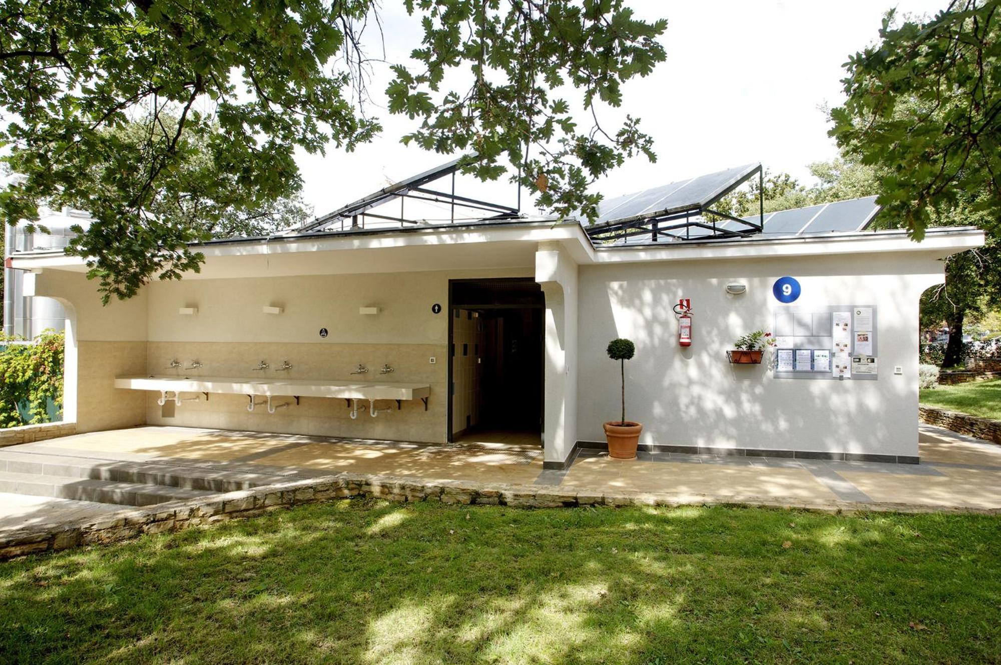 Fkk Adriatika In Fkk Solaris Naturist Resort Poreč Exteriér fotografie