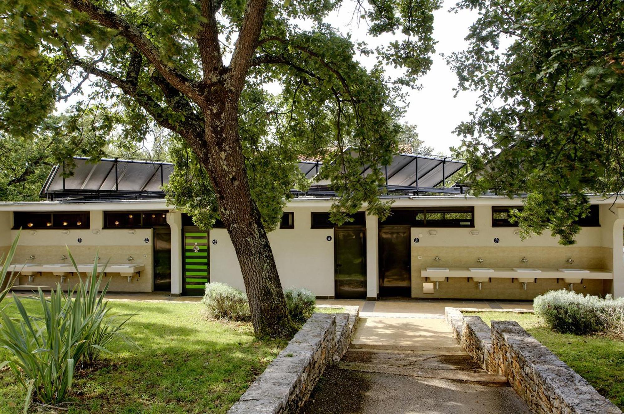 Fkk Adriatika In Fkk Solaris Naturist Resort Poreč Exteriér fotografie